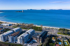Samil Apartment, primera línea de playa con Wifi y Garaje